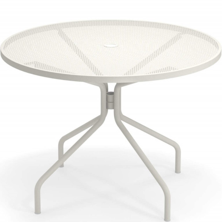 Emu Cambi round tables