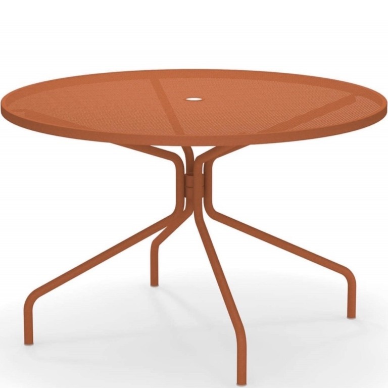 Emu Cambi round tables