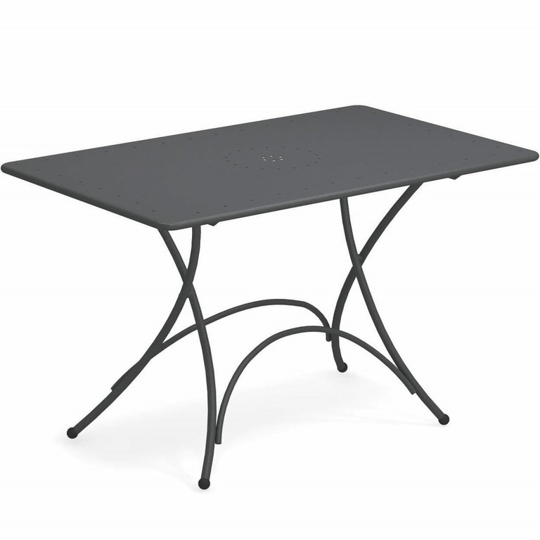 Pigalle Emu Tables and chairs