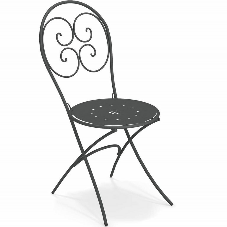 Pigalle Emu Tables and chairs