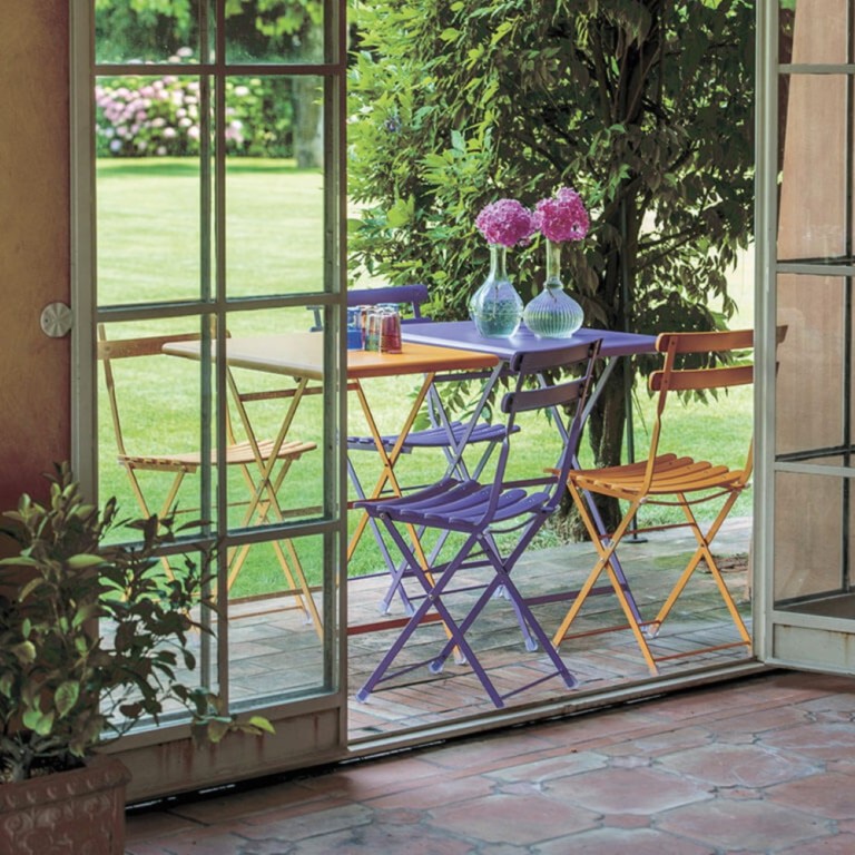 Emu Arc en ciel folding chair and table
