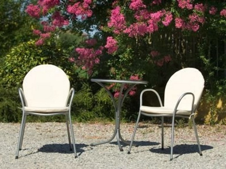 Ronda stackable armchair Emu