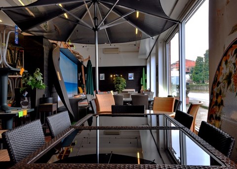 headquarder and show-room centro mobili giardino