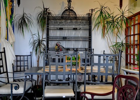 headquarder and show-room centro mobili giardino